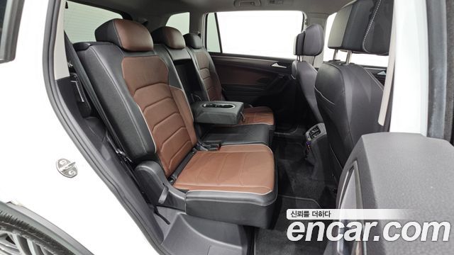 Volkswagen Tiguan 2023 — photo 11