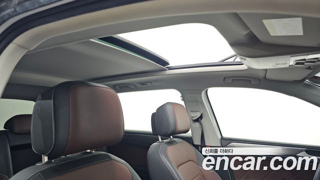 Volkswagen Tiguan 2023 — photo 18