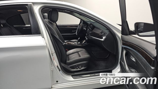 BMW 5-Series 2013 — photo 11