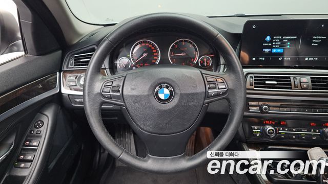BMW 5-Series 2013 — photo 13