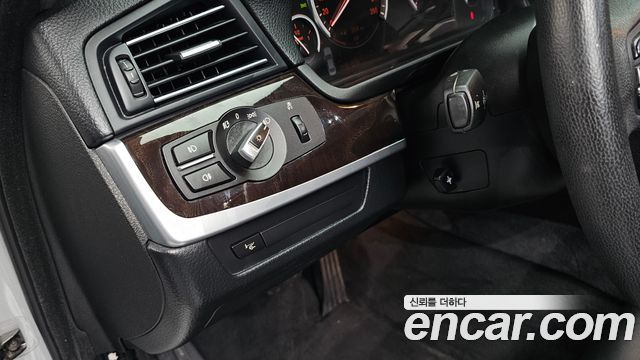 BMW 5-Series 2013 — photo 17