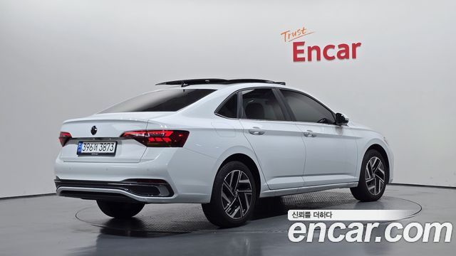 Volkswagen Jetta 2023 — photo 2