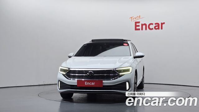 Volkswagen Jetta 2023 — photo 3