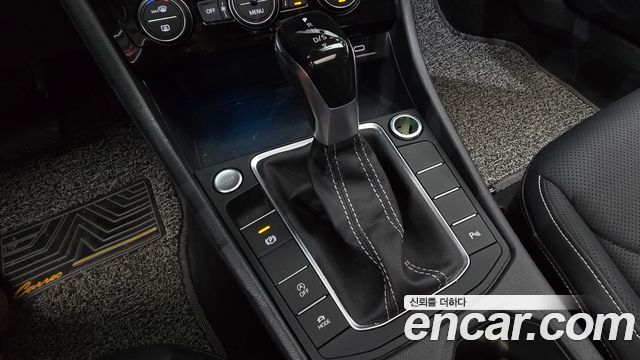 Volkswagen Jetta 2023 — photo 9