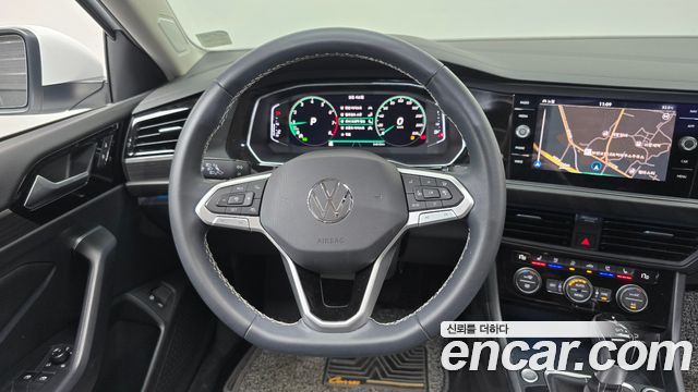 Volkswagen Jetta 2023 — photo 13