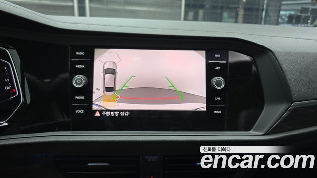 Volkswagen Jetta 2023 — photo 16