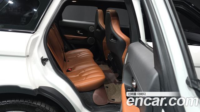 Land Rover Range Rover Evoque 2015 — photo 12