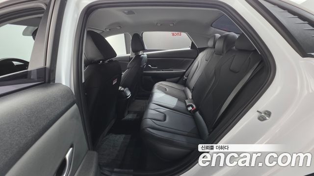 Hyundai AVANTE 2021 — photo 18