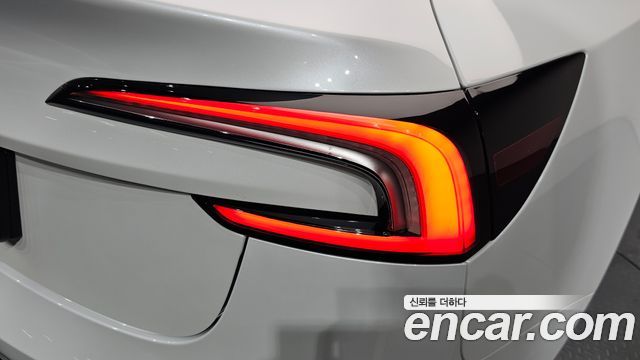 Tesla Model 3 2025 — photo 9