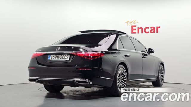 Mercedes-Benz S-Class 2023 — photo 2