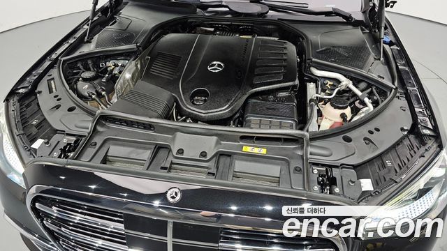 Mercedes-Benz S-Class 2023 — photo 6