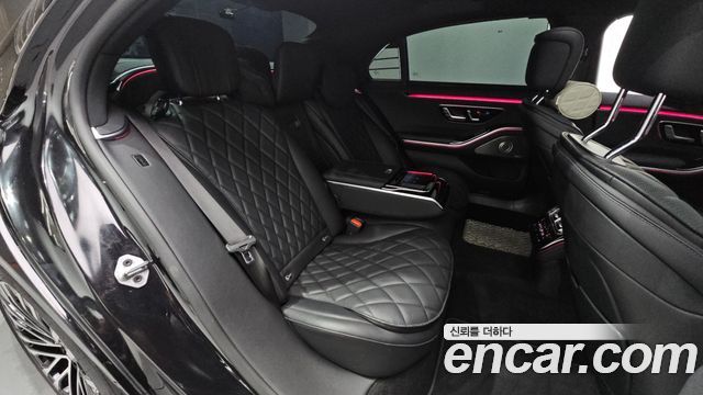 Mercedes-Benz S-Class 2023 — photo 17