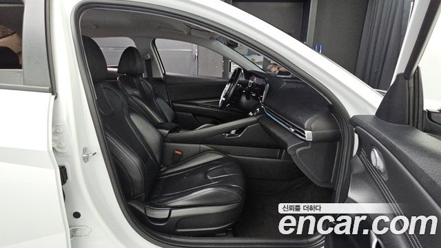Hyundai AVANTE 2022 — photo 12