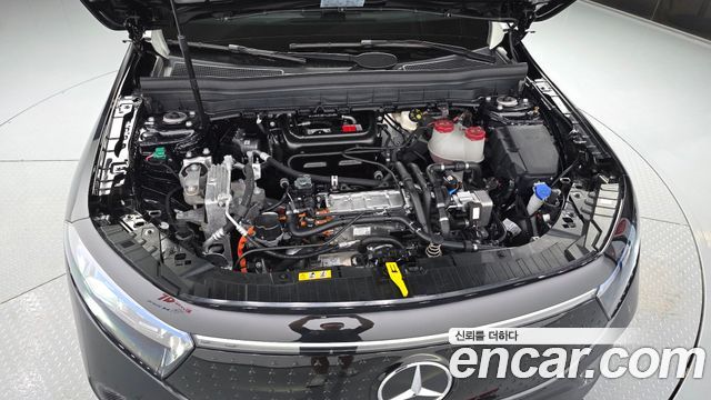Mercedes-Benz EQB 2026 — photo 6