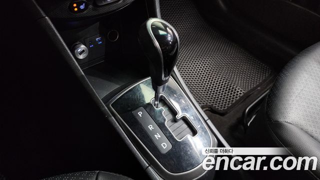 Hyundai Accent 2016 — photo 12
