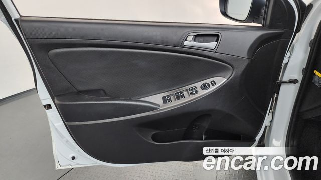 Hyundai Accent 2016 — photo 14