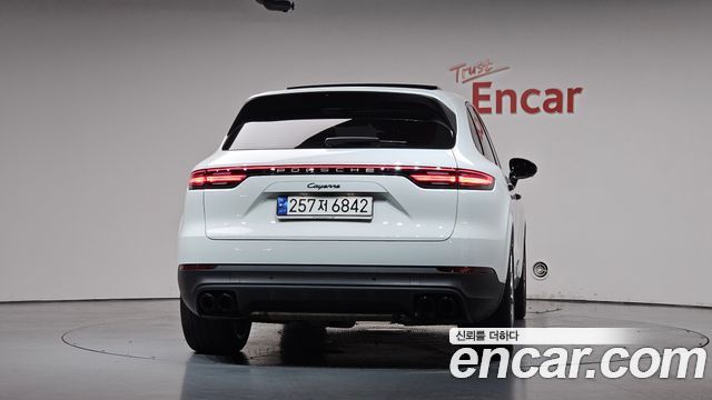 Porsche Cayenne 2023 — photo 4
