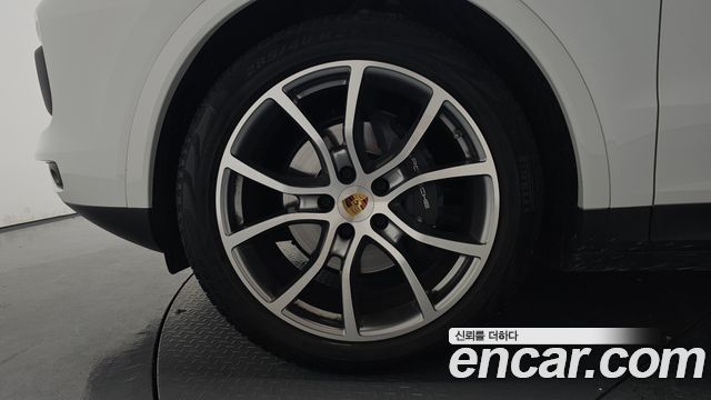 Porsche Cayenne 2023 — photo 5