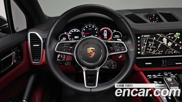 Porsche Cayenne 2023 — photo 19