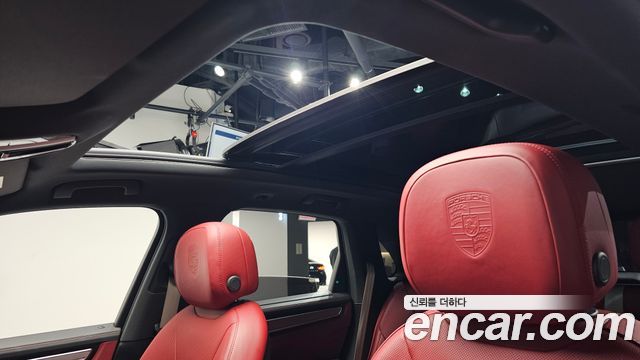 Porsche Cayenne 2023 — photo 23