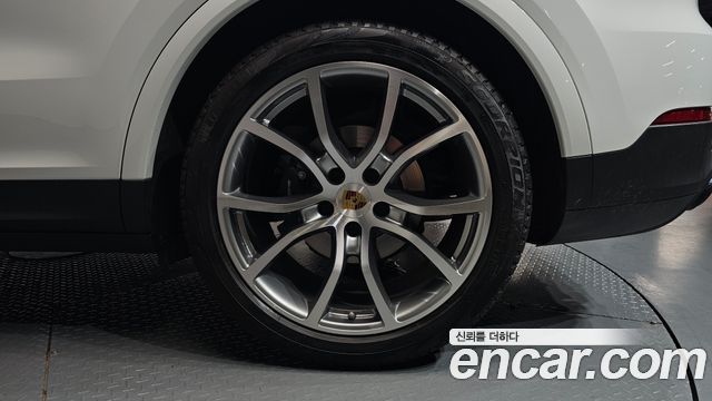 Porsche Cayenne 2023 — photo 7