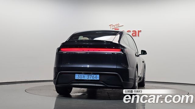 Tesla Model Y 2026 — photo 4