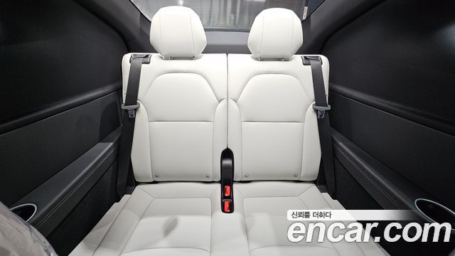 Tesla Model Y 2026 — photo 19