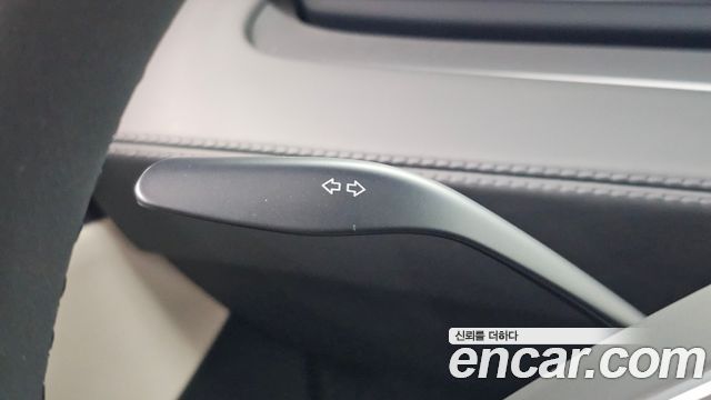 Tesla Model Y 2026 — photo 23