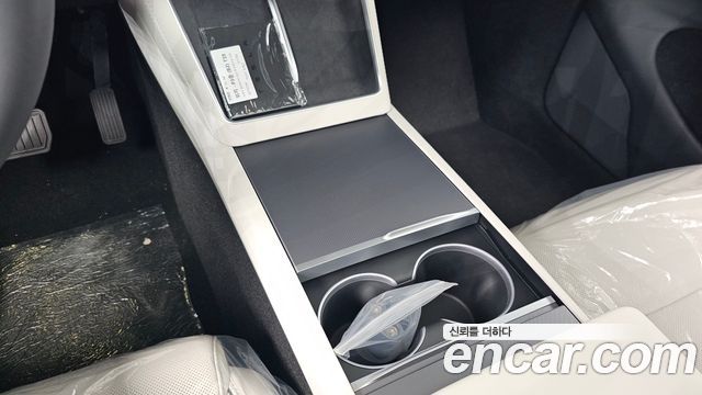 Tesla Model Y 2026 — photo 24