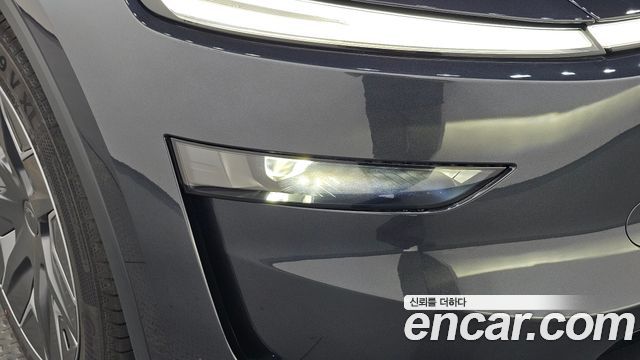 Tesla Model Y 2026 — photo 8