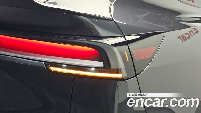 Tesla Model Y 2026 — photo 9