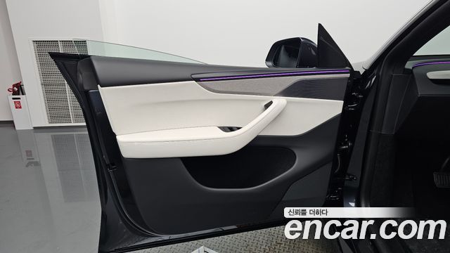 Tesla Model Y 2026 — photo 14