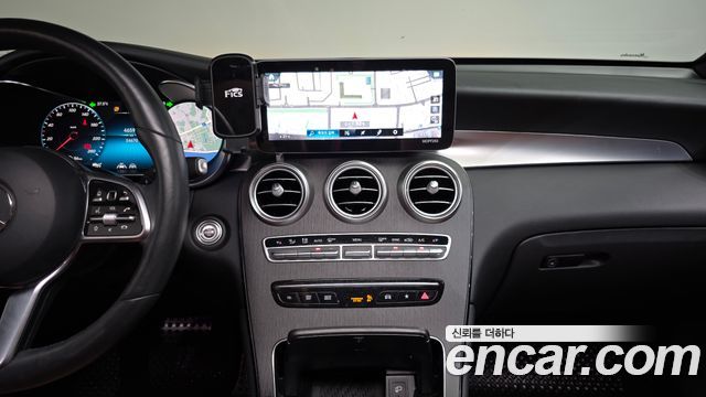 Mercedes-Benz GLC-Class 2020 — photo 20