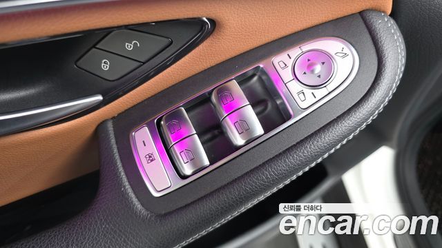 Mercedes-Benz GLC-Class 2020 — photo 32