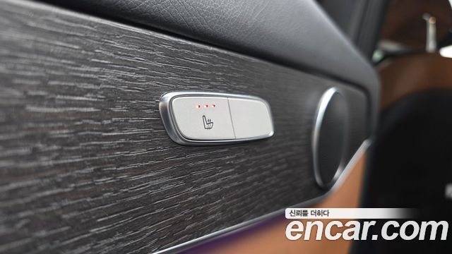 Mercedes-Benz GLC-Class 2020 — photo 34