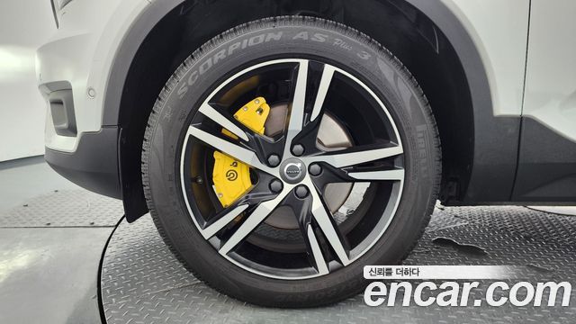 Volvo XC40 2019 — photo 5