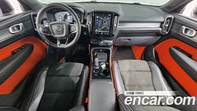 Volvo XC40 2019 — photo 10
