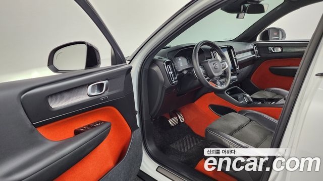 Volvo XC40 2019 — photo 13