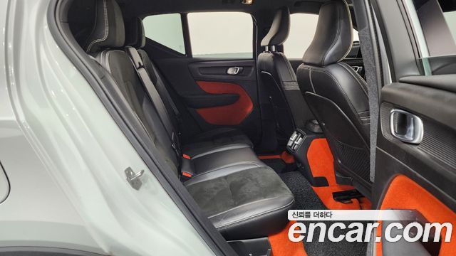 Volvo XC40 2019 — photo 17