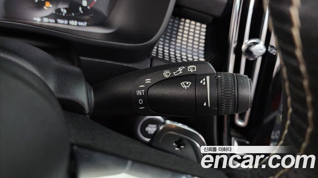 Volvo XC40 2019 — photo 23