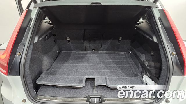 Volvo XC40 2019 — photo 26