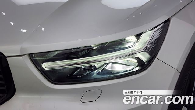 Volvo XC40 2019 — photo 8