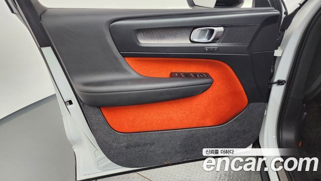 Volvo XC40 2019 — photo 14