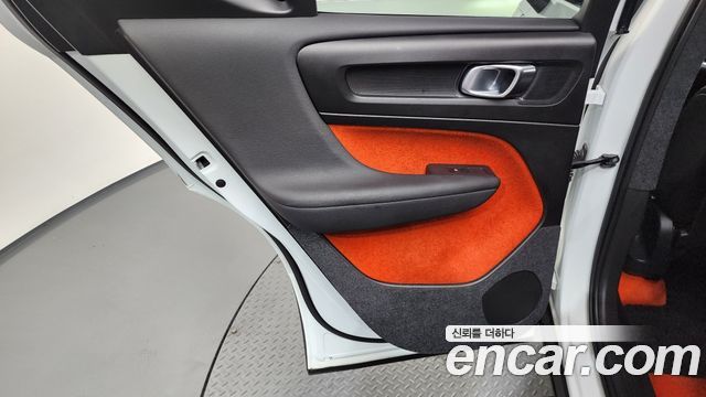 Volvo XC40 2019 — photo 15
