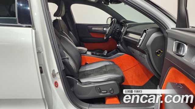 Volvo XC40 2019 — photo 16