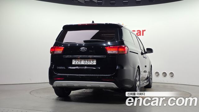 Kia Canival 2017 — photo 4