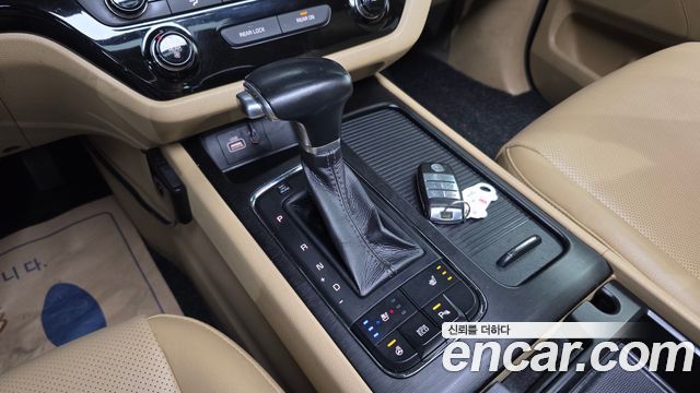 Kia Canival 2017 — photo 9