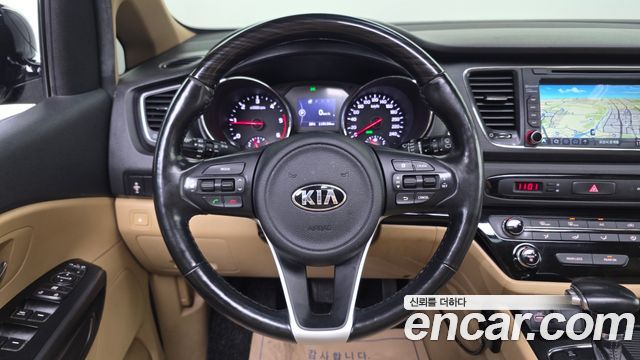 Kia Canival 2017 — photo 12
