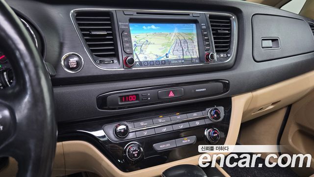 Kia Canival 2017 — photo 13