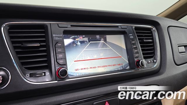 Kia Canival 2017 — photo 14